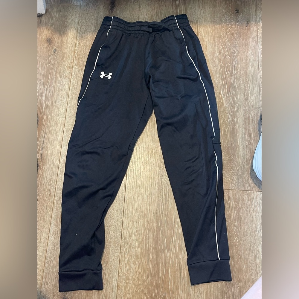 Under Armour Boys Medium Black Jogger Fit Pants